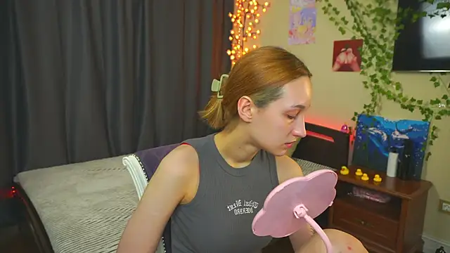 Snapshot of MaryroseRoeder chatting on January 15, 2026, 4:28 am MaryroseRoeder online show from January 15, 2026, 4:28 am