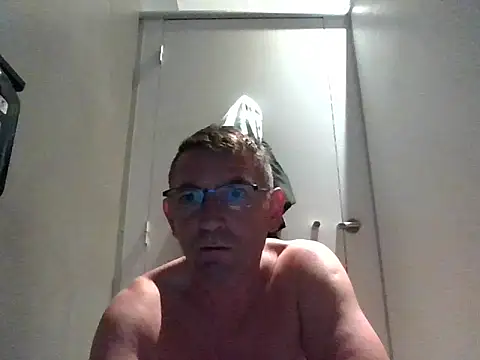 Snapshot of IMGTomi chatting on April 15, 2026, 10:11 am IMGTomi online show from April 15, 2026, 10:11 am