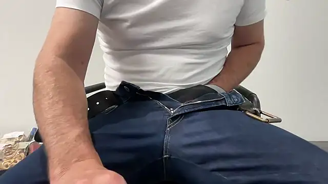 harrys74 online show from October 31, 2025, 12:06 pm