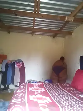 Snapshot of Curvycandy95 chatting on November 6, 2025, 5:41 am Curvycandy95 online show from November 6, 2025, 5:41 am