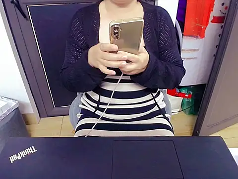 Snapshot of Phuong_Myy chatting on November 16, 2025, 8:09 am Phuong Myy online show from November 16, 2025, 8:09 am