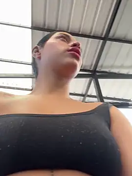 AlannaEvons online show from October 9, 2025, 3:32 pm