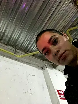 AlannaEvons online show from October 27, 2025, 6:23 pm