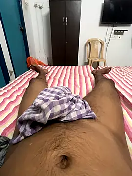 usermood2000 online show from November 5, 2025, 6:57 am