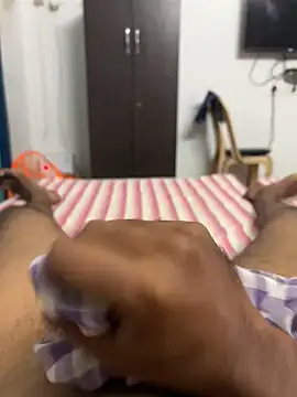 usermood2000 online show from November 23, 2025, 7:30 am