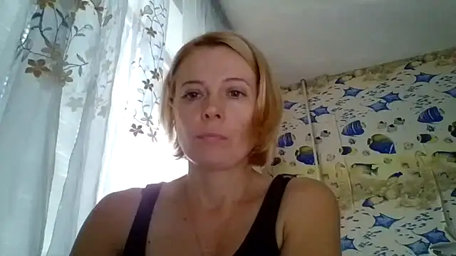 Snapshot of LiluXRose chatting on September 15, 2025, 10:15 am LiluXRose online show from September 15, 2025, 10:15 am