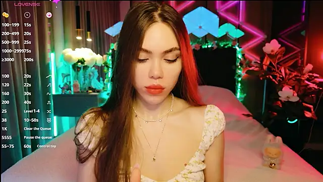 MimiFors online show from September 26, 2025, 4:33 pm