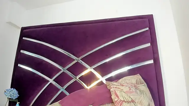 babilett online show from April 5, 2026, 8:39 pm