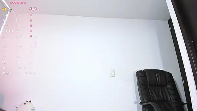 ValerieInk online show from November 26, 2025, 1:01 pm