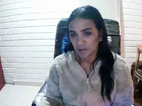 MiiaVelasquez online show from October 15, 2025, 3:39 am