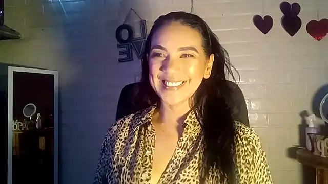 MiiaVelasquez online show from April 22, 2026, 4:59 am