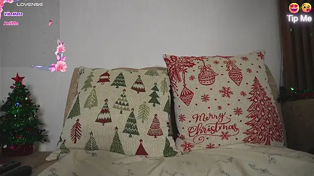 Roxybeautyy online show from November 10, 2025, 9:36 pm