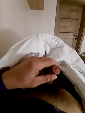 Snapshot of Grandgu9698 chatting on October 27, 2025, 11:09 pm Grandgu9698 online show from October 27, 2025, 11:09 pm