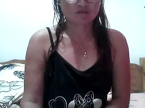 nathalie0045 online show from October 3, 2025, 9:17 am