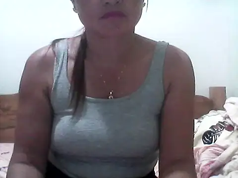 nathalie0045 online show from April 4, 2026, 9:51 am