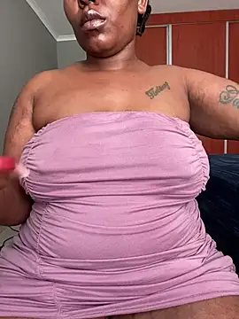 Snapshot of fatpussydallx chatting on July 13, 2026, 8:06 am fatpussydallx online show from July 13, 2026, 8:06 am