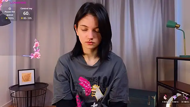 PamilaGrassle online show from October 4, 2025, 3:04 am