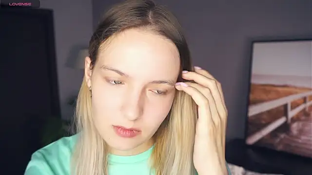 Snapshot of HongTomczak chatting on September 9, 2025, 6:35 am HongTomczak online show from September 9, 2025, 6:35 am