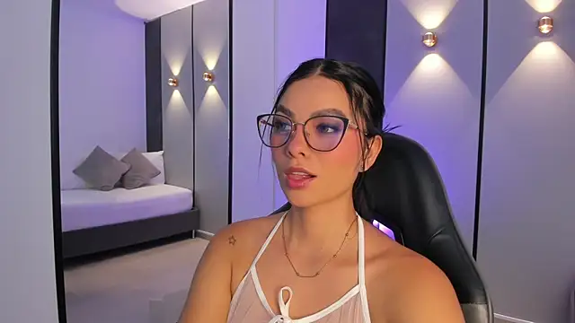 Snapshot of emily_tolson chatting on May 12, 2026, 7:55 pm emily tolson online show from May 12, 2026, 7:55 pm