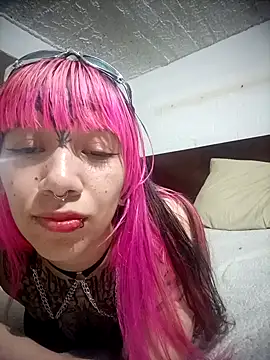 Snapshot of Meganhynde chatting on September 20, 2025, 11:28 pm Meganhynde online show from September 20, 2025, 11:28 pm