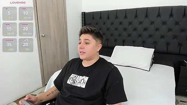 IanGilbert online show from November 24, 2025, 7:57 pm