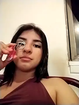 Snapshot of ioto_chiara07 chatting on September 29, 2025, 2:27 am ioto chiara07 online show from September 29, 2025, 2:27 am