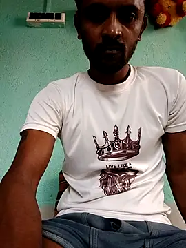 Snapshot of ShinuRoy chatting on October 16, 2025, 8:48 am ShinuRoy online show from October 16, 2025, 8:48 am