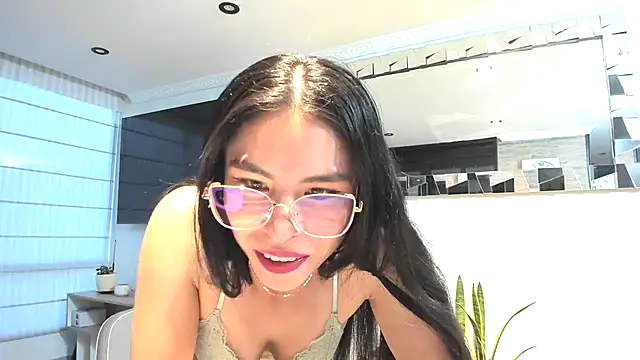 sasha jonne online show from September 17, 2025, 10:44 pm