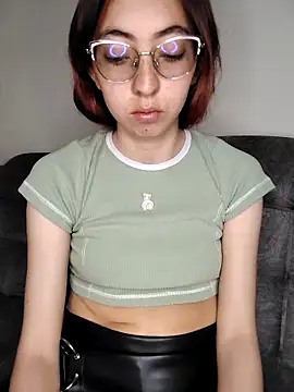 AnnieSparkle online show from September 28, 2025, 2:55 pm