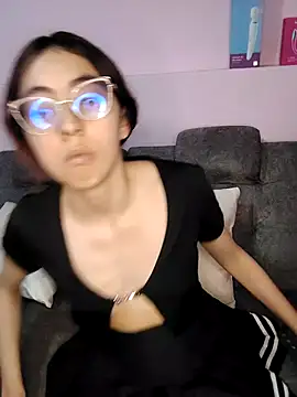 AnnieSparkle online show from October 16, 2025, 12:44 am