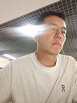 nnnnnan9527 online show from September 17, 2025, 7:10 am