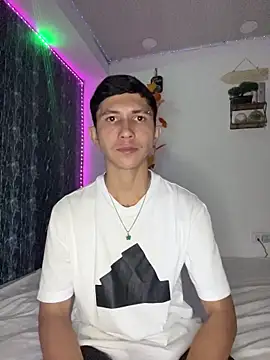 Snapshot of Alejandro_BigCock22 chatting on October 13, 2025, 7:52 am Alejandro BigCock22 online show from October 13, 2025, 7:52 am