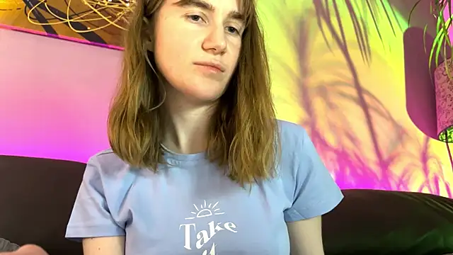 velina   online show from September 18, 2025, 4:09 pm