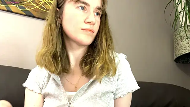 velina   online show from October 4, 2025, 8:29 pm