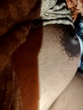 Hot pooja55 online show from April 9, 2026, 12:10 am