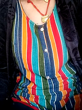 Snapshot of Hot_tin74 chatting on November 1, 2025, 6:48 am Hot tin74 online show from November 1, 2025, 6:48 am