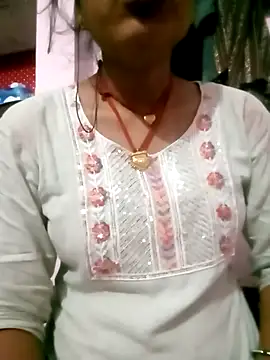 Snapshot of Hot_tin74 chatting on November 10, 2025, 5:56 pm Hot tin74 online show from November 10, 2025, 5:56 pm