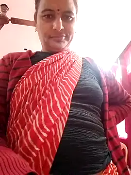 Snapshot of Suhani_hot12 chatting on December 20, 2025, 3:35 am Suhani hot12 online show from December 20, 2025, 3:35 am