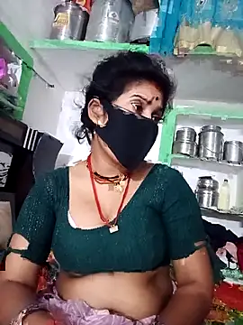 Snapshot of Reeta_cut chatting on October 2, 2025, 4:03 pm Reeta cut online show from October 2, 2025, 4:03 pm