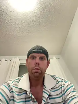 Snapshot of CouplesFuckToy69 chatting on October 28, 2025, 4:27 am CouplesFuckToy69 online show from October 28, 2025, 4:27 am