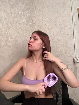 Snapshot of rinabluu chatting on April 8, 2026, 7:19 am rinabluu online show from April 8, 2026, 7:19 am