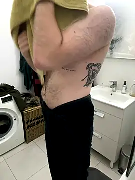 TomieSoichi online show from October 2, 2025, 5:03 am