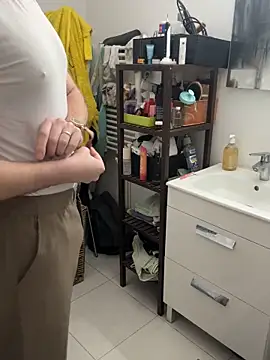 TomieSoichi online show from November 28, 2025, 6:27 am