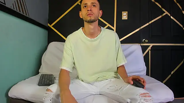 logan rogers  online show from September 22, 2025, 2:19 pm