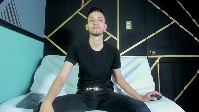 logan rogers  online show from September 26, 2025, 11:47 am