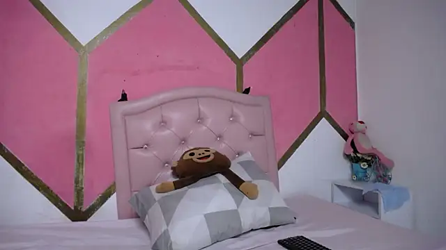 Mia Wilsom online show from December 3, 2025, 11:52 am