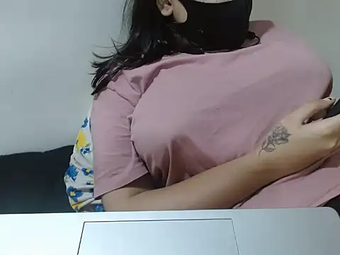 Snapshot of Nataliya_Singh chatting on April 12, 2026, 4:45 pm Nataliya Singh online show from April 12, 2026, 4:45 pm