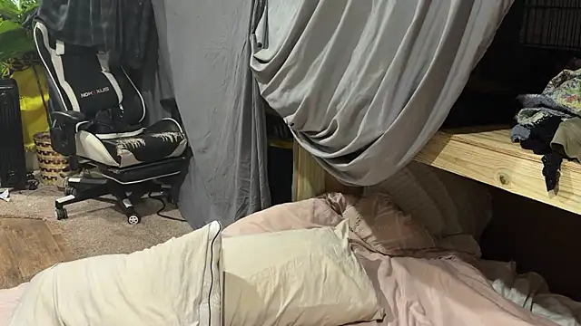 DMcNasty4 online show from February 4, 2026, 3:45 am