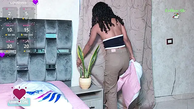 Luna sophya online show from October 14, 2025, 11:33 am