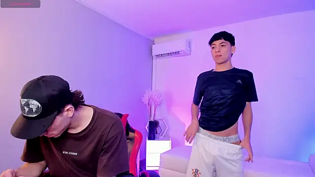 Handsomeboyss19 online show from April 22, 2026, 3:31 am